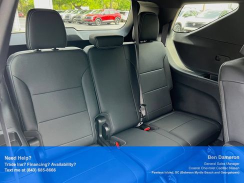 Used 2025 Chevrolet Traverse LT FWD image 23