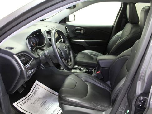 Used 2019 Jeep Cherokee Limited AWD/4WD image 19