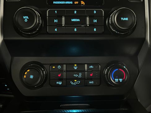 Used 2019 Ford F150 XLT w/ Equipment Group 302A Luxury image 5