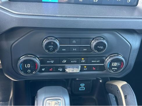 New 2025 Ford Bronco Badlands image 29