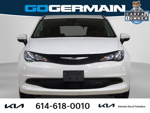 Used 2023 Chrysler Voyager LX image 5