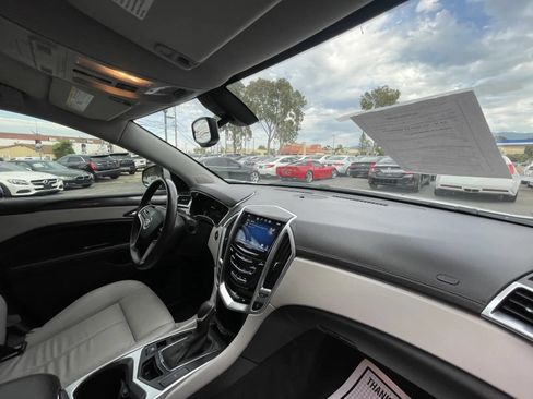 Used 2014 Cadillac SRX FWD image 12