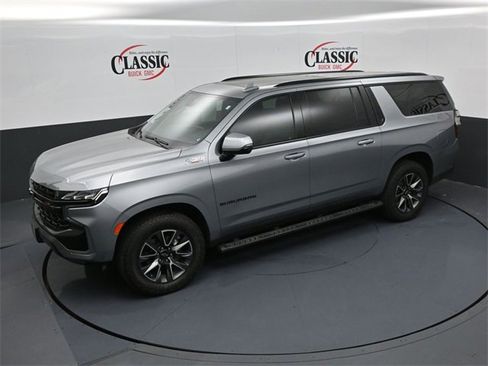 Used 2023 Chevrolet Suburban Z71 w/ Luxury Package image 18