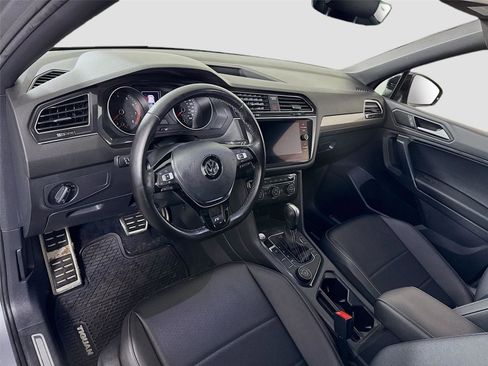 Used 2021 Volkswagen Tiguan SE R-Line w/ 3rd Row Seat Package image 3