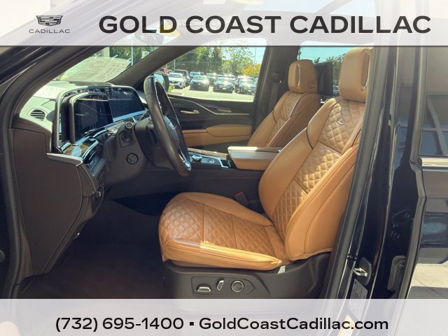 Certified 2023 Cadillac Escalade ESV Premium Luxury w/ Performance Package AWD/4WD image 20