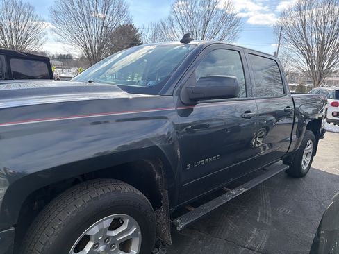 Used 2018 Chevrolet Silverado 1500 LT w/ All Star Edition image 3