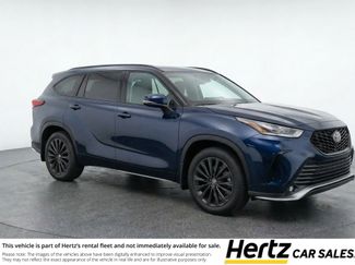 Used 2025 Toyota Highlander XSE video 1