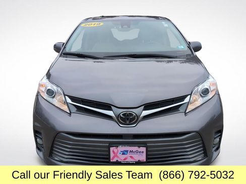 Used 2018 Toyota Sienna XLE Premium image 10