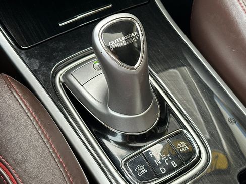 Used 2018 Mitsubishi Outlander GT image 28