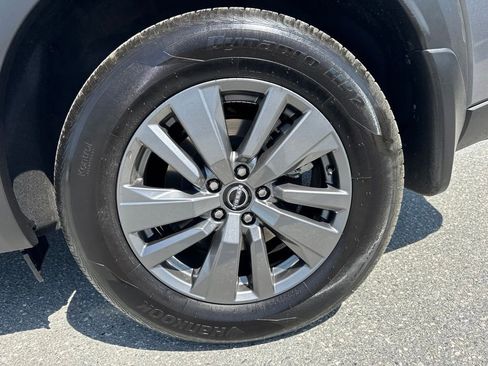Used 2025 Nissan Pathfinder S FWD image 26
