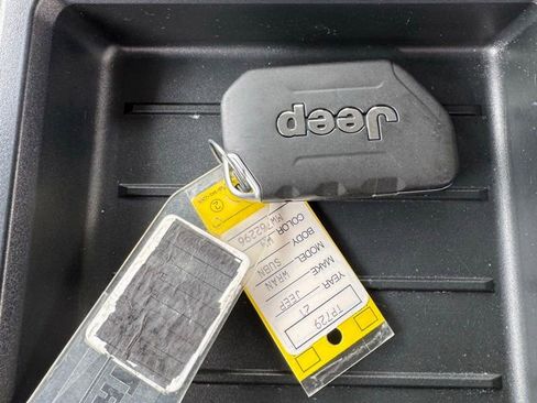 Used 2021 Jeep Wrangler Sport AWD/4WD image 27