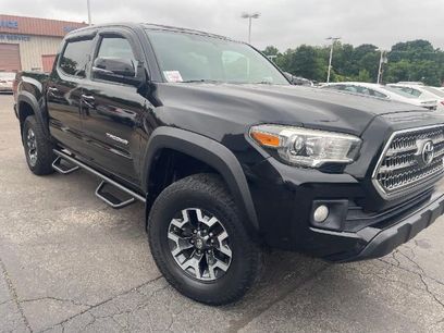 Used 2017 Toyota Tacoma TRD Off-Road w/ Tow Package (A/T)