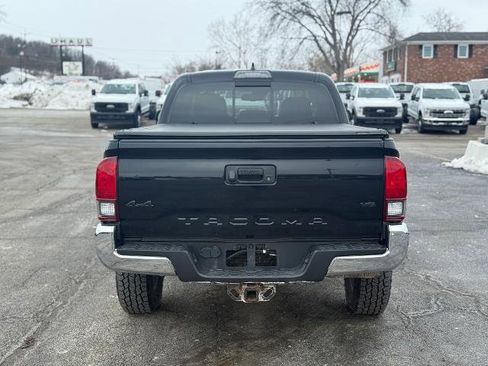 Used 2019 Toyota Tacoma SR5 image 3