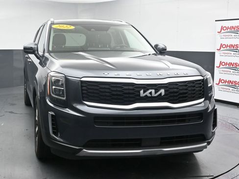Used 2022 Kia Telluride EX w/ EX Premium Package AWD/4WD image 3