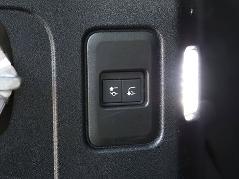 Used 2020 Land Rover Defender 110 HSE AWD/4WD image 14