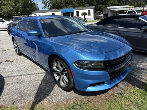 Used 2015 Dodge Charger R/T w/ Premium Group RWD image 2