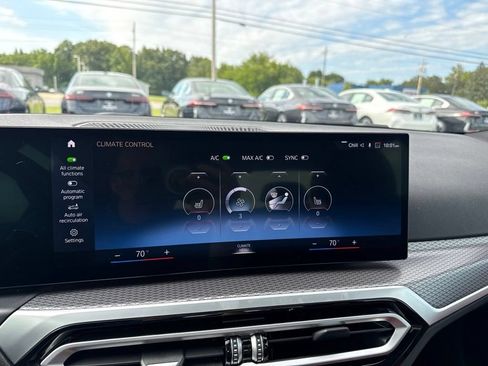 Used 2023 BMW 330i xDrive Sedan w/ M Sport Package AWD/4WD image 18