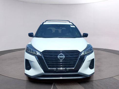 Used 2023 Nissan Kicks SR w/ SR Premium Package FWD image 8