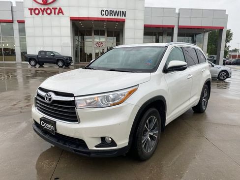 Used 2016 Toyota Highlander XLE AWD/4WD image 17