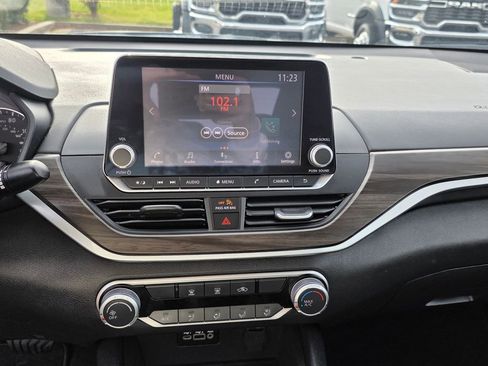 Used 2025 Nissan Altima 2.5 SV image 20