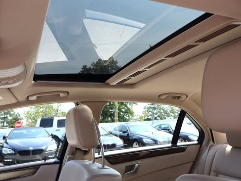 Used 2014 Mercedes-Benz E 250 BlueTEC Sedan image 22