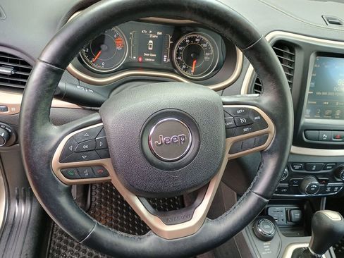 Used 2017 Jeep Cherokee Latitude w/ Safety/Convenience Group image 11