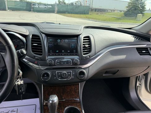 Used 2014 Chevrolet Impala LT w/ Convenience Package image 27