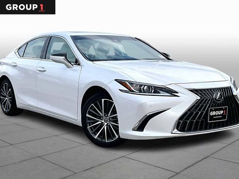 Used 2025 Lexus ES 300h w/ Premium Package image 2