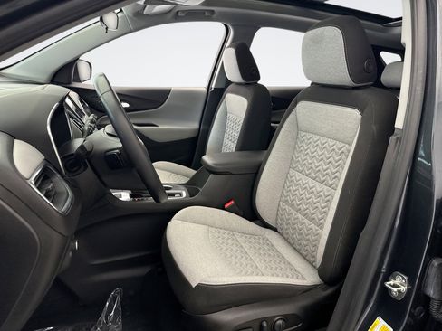 Used 2023 Chevrolet Equinox LT image 11