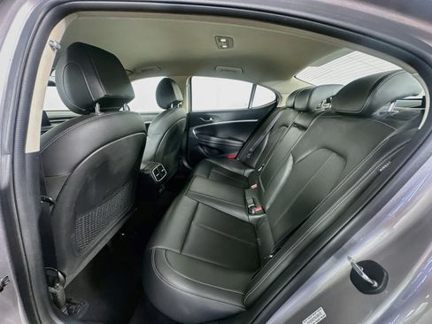 Used 2025 Genesis G70 2.5T RWD image 28