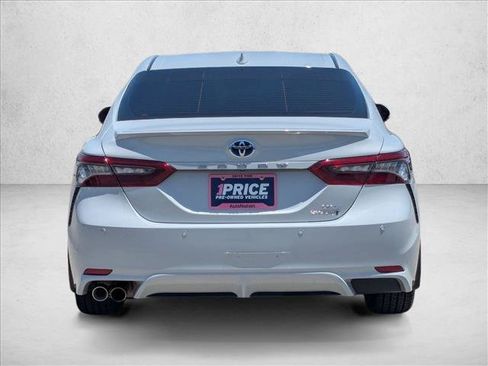Used 2022 Toyota Camry XSE w/ Navigation Upgrade Package FWD image 7
