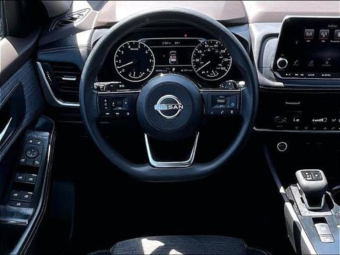 Certified 2023 Nissan Rogue SV image 18