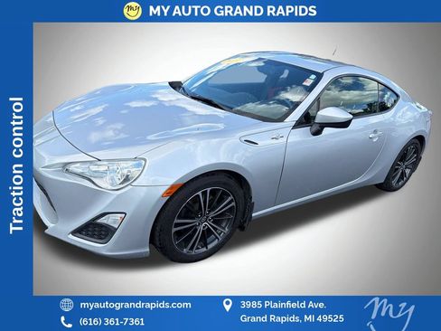Used 2013 Scion FR-S RWD image 3