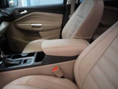 Used 2017 Ford Escape Titanium image 7