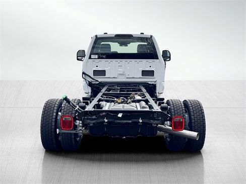 New 2025 Ford F550 4x4 Regular Cab Super Duty image 4