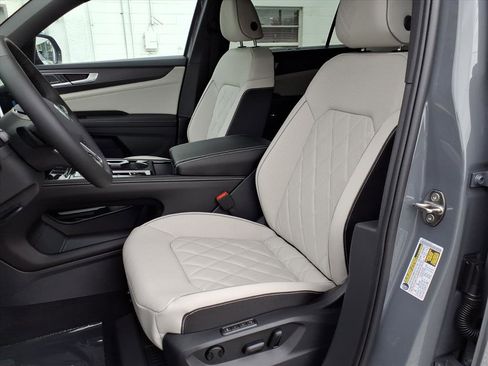 New 2026 Volkswagen Atlas Cross Sport SEL Premium R-Line image 5