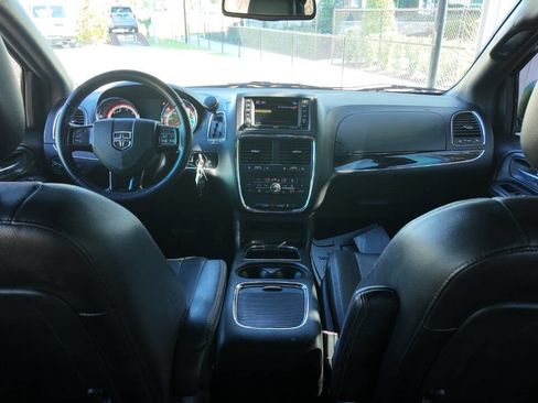 Used 2019 Dodge Grand Caravan SXT image 16