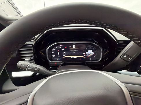 New 2026 GMC Sierra 1500 SLE image 11