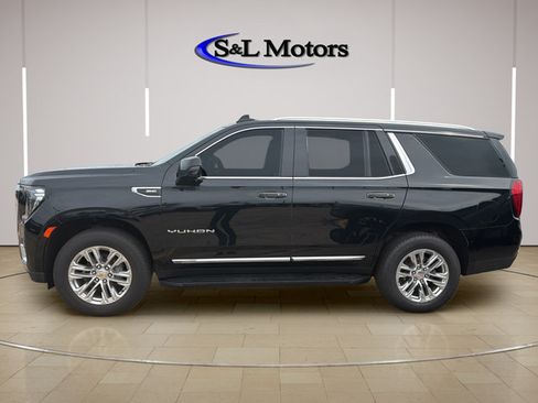 Used 2024 GMC Yukon SLT w/ SLT Premium Package AWD/4WD image 7
