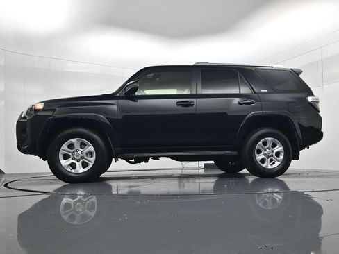Used 2016 Toyota 4Runner SR5 AWD/4WD image 41