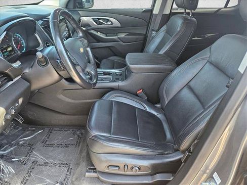 Used 2019 Chevrolet Traverse RS FWD image 16
