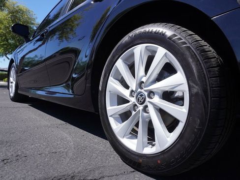 Used 2022 Toyota Camry LE image 6