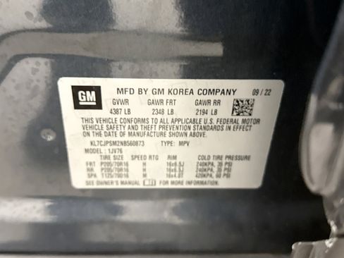 Used 2022 Chevrolet Trax LT w/ LT Convenience Package image 11