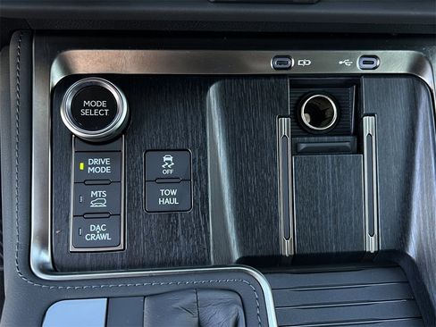 Used 2025 Lexus GX 550 image 23