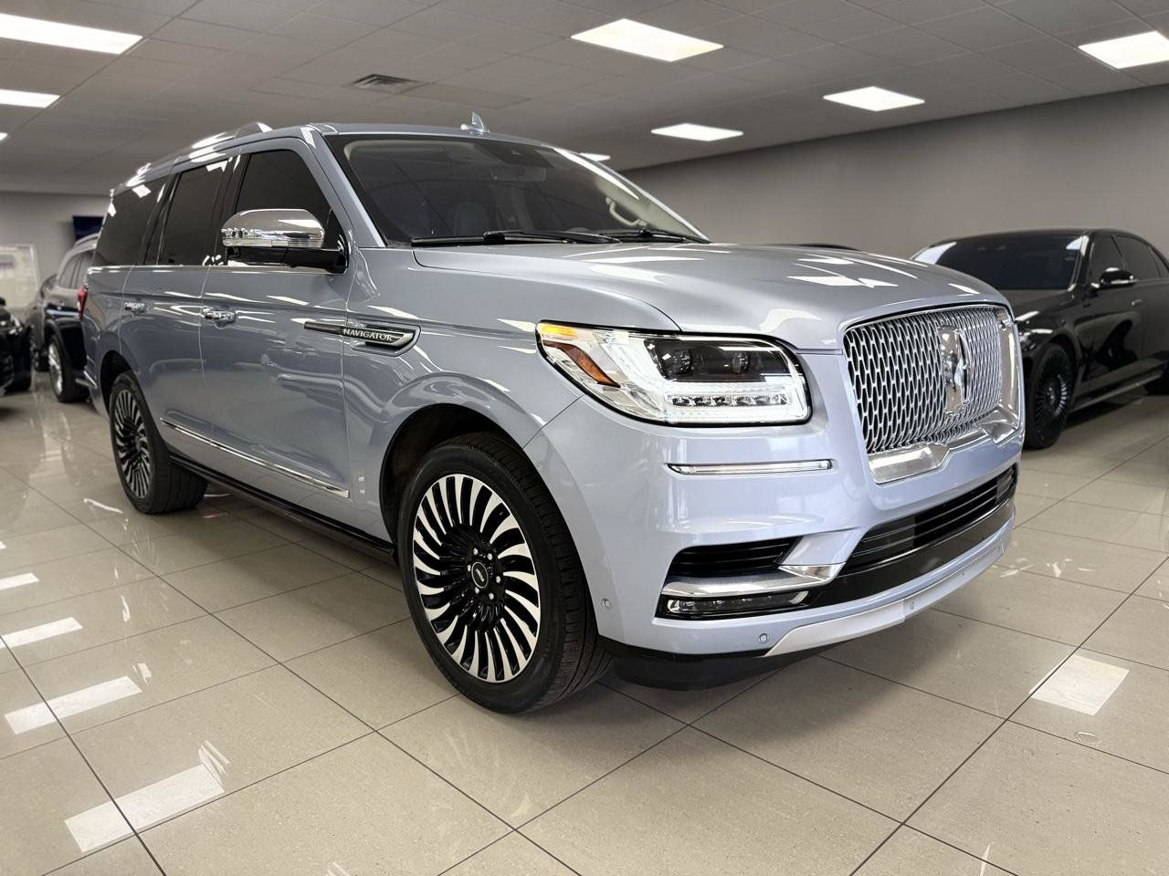 Used 2018 Lincoln Navigator Black Label AWD/4WD image 4