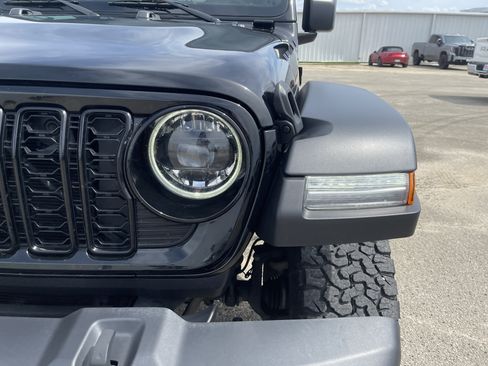 Used 2024 Jeep Wrangler Unlimited Sport AWD/4WD image 10