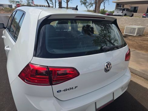 Used 2016 Volkswagen e-Golf SE w/ DC Fast Charging Package FWD image 17