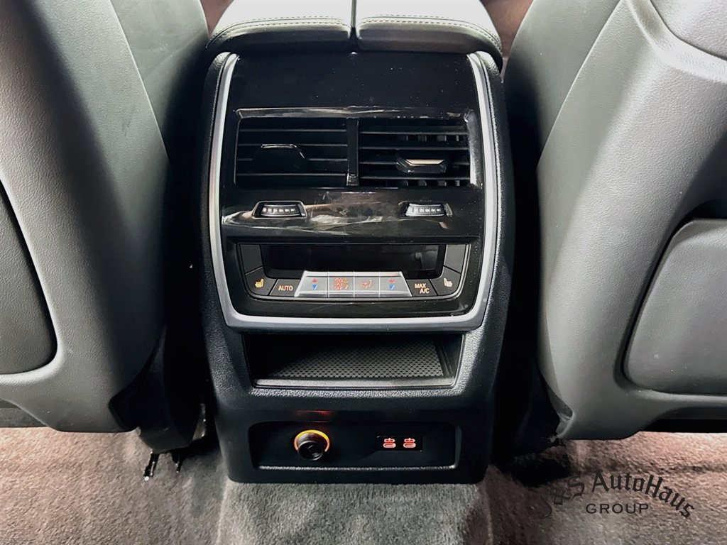 Used 2023 BMW XM AWD/4WD image 32
