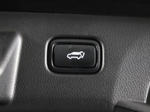 Used 2024 Kia Seltos SX w/ SX Sunroof Package AWD/4WD image 19