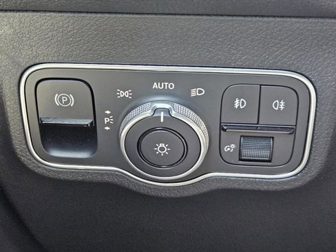 Certified 2025 Mercedes-Benz GLB 250 4MATIC image 12